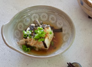 Yudofu is a very simple tofu dish which is perfect to eat on a cold day. Hardly any preparation is required.