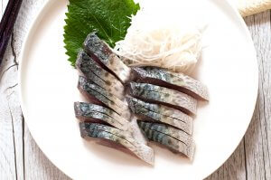 Shime saba is a cured mackerel fillet that is great for sashimi as well as sushi topping. It is very simple to make and so tasty. All you need is mackerel, salt and rice wine vinegar. If you can get a very fresh mackerel, you must try this. No cooking, just marinating!