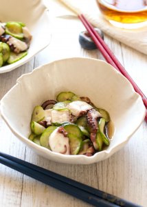 Octopus and cucumber sunomono is one of the regular Izakaya dishes. Boiling a whole octopus is quite simple and you can make this sunomono in no time. It tastes better when chilled.