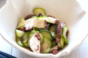 Octopus and cucumber sunomono is one of the regular Izakaya dishes. Boiling a whole octopus is quite simple and you can make this sunomono in no time. It tastes better when chilled.