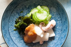 Nuta (ぬた or 饅) is a miso and vinegar based dressing. It is made with miso, vinegar and sugar, with or without Japanese mustard. One of the representative nuta is tuna and shallots (scallions) nuta. It is a great accompaniment for drinks, particularly sake. Miso dressing goes well with many different ingredients and you can be creative.