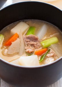 Tonjiru (豚汁) is a hearty miso soup with pork slices and vegetables. Packed with loads of vegetables and a small amount of pork, tonjiru is quite filling but you will be surprised to know the calories in tonjiru are low. It is considered to be a winter dish in Japan but I can't see why we shouldn't have it all year round. It's delicious.
