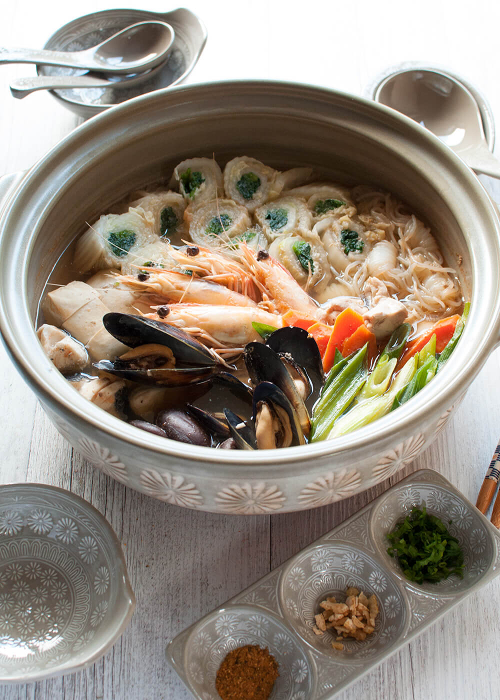 Japanese hot pot dishes (nabe)