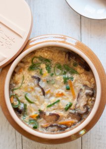 Zosui (雑炊) is a Japanese version of congee. Rice is cooked in flavoured soup with vegetables, egg and sometimes meat or fish. It is often made using the soup from the hot pot to wrap up the wonderful meal of the day. You can imagine how good the soup from the hot pot would be, can’t you?