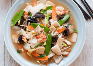 A very popular Chinese dish, Happosai (Combination Stir Fry) is not modified very much from the original Chinese version. It is made with lots of vegetables, meat and seafood coated with a thick flavoursome sauce.