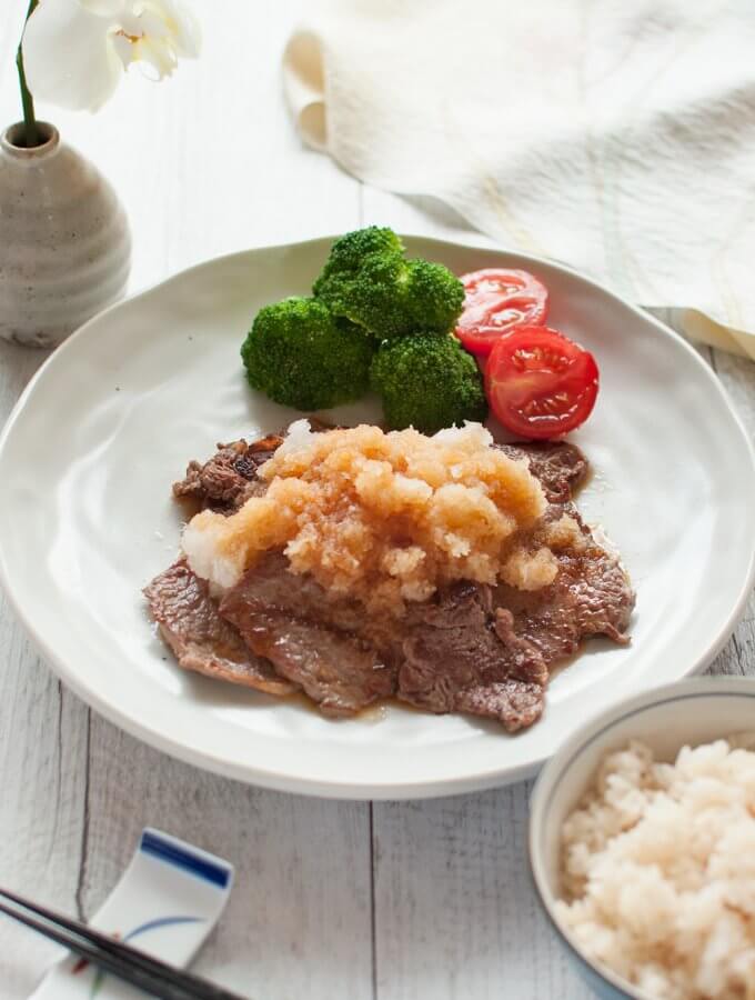 When sautéed beef slices are dressed with grated daikon and ponzu (citrus soy sauce) dressing, they become a rather light meal instead of a rich and heavy beef dish. Beef with Grated Daikon and Ponzu Dressing is so quick to make.