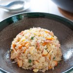 This is a quick Japanese fried rice made with store-bought fried rice seasoning. All you need is rice, egg and chopped vegetables. If you want, add meat too. The flavour of the Japanese fried rice is similar to Chinese fried rice but a bit lighter and less oily.
