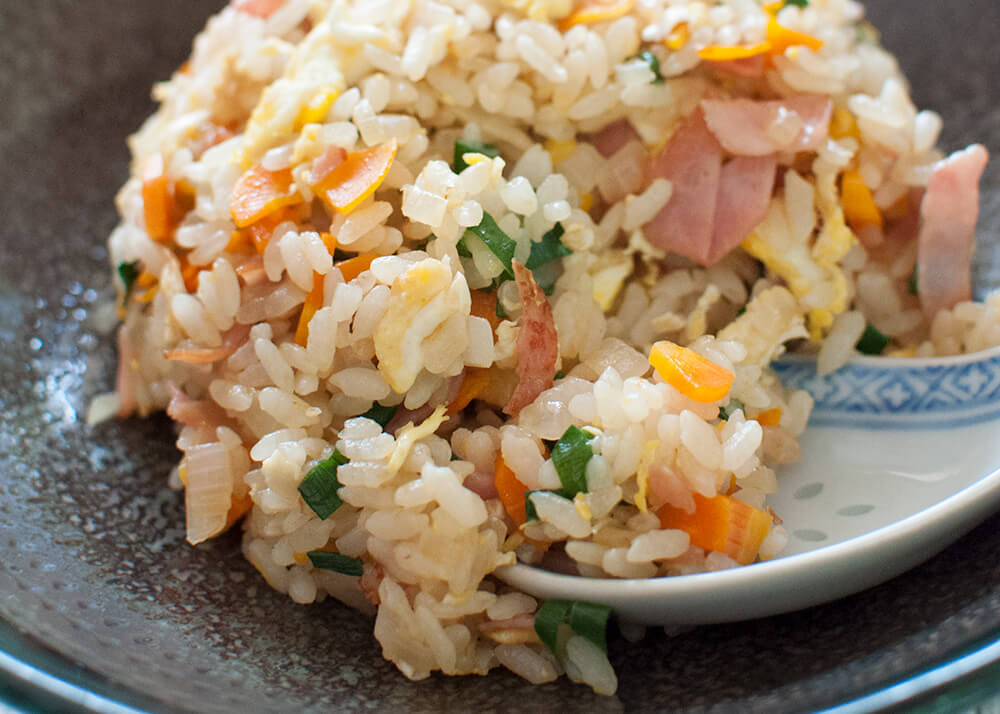 This is a quick Japanese fried rice made with store-bought fried rice seasoning. All you need is rice, egg and chopped vegetables. If you want, add meat too. The flavour of the Japanese fried rice is similar to Chinese fried rice but a bit lighter and less oily.