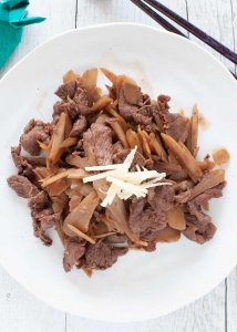 Top[-down view of Braised Beef and Burdock.