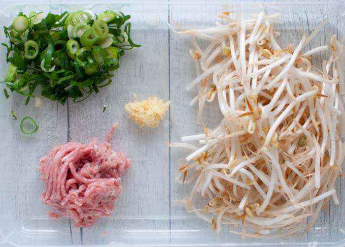 Ingredients of Moyashi Miso Ramen topping