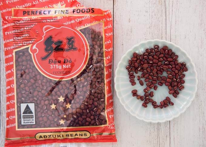 Azuki beans in a pack and on a plate.