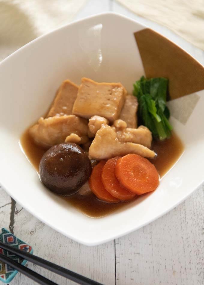 Kanazawa-style Simmered Chicken and Tofu (Jibuni) served in a bowl.