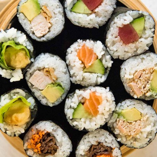 https://japan.recipetineats.com/wp-content/uploads/2019/07/Take-away-sushi-rolls_3781NM-500x500.jpg