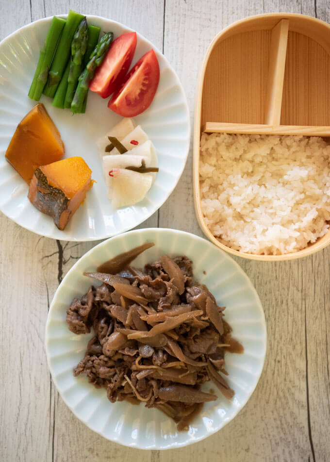 Shigureni Bento ingredients.
