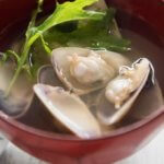 Clear Soup with Clam in a bowl.