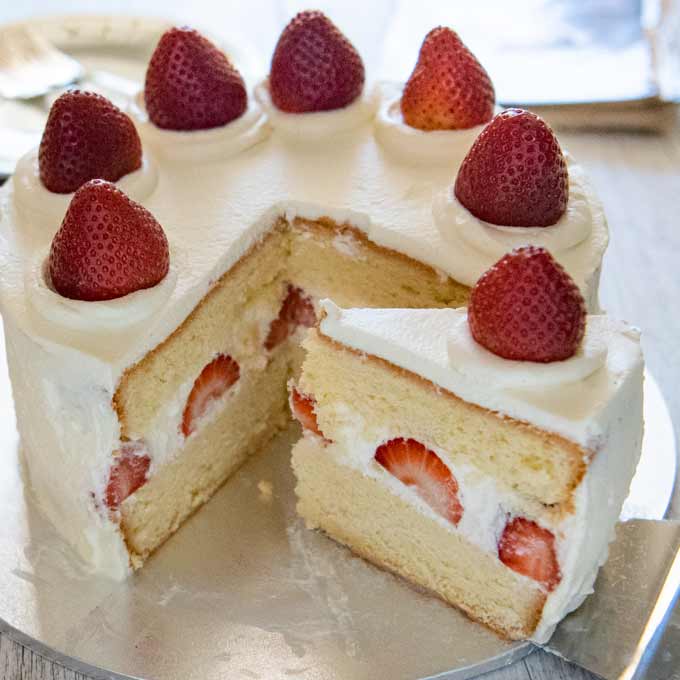 Strawberry Shortcake Cake - A Latte Food