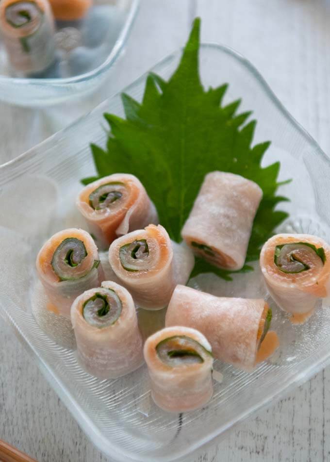 Thinner smoked Salmon Rolls made with 10cm long diakon sheets.