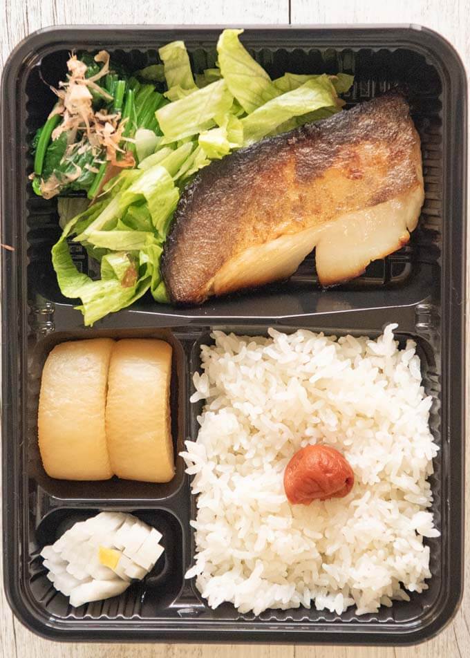 Bento Box – Hinomaru Bento with Saikyo Yaki Fish - RecipeTin Japan