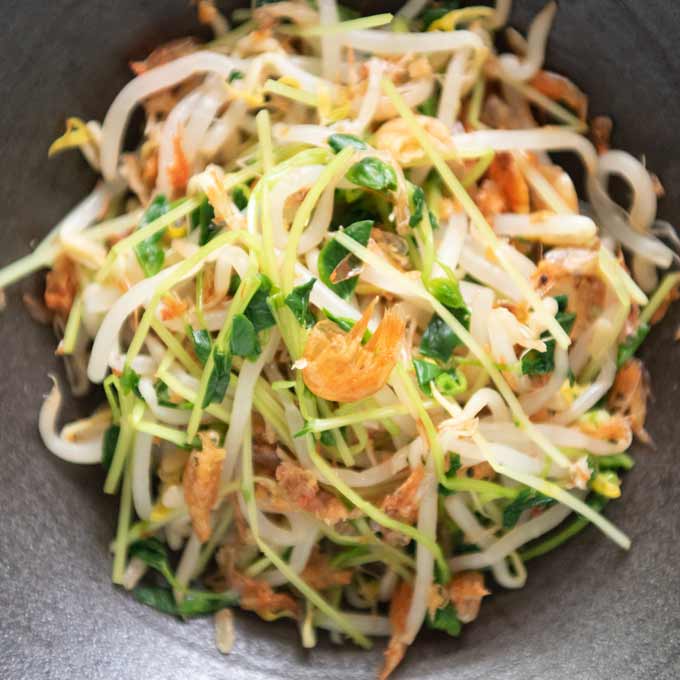 Dried Shrimp and Sprouts Salad