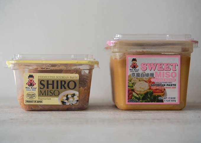 Comparing normal shiro miso (white miso) and sweet shiro miso (Saikyo miso).