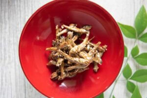 Top-down photo of Tazukuri (Candied Baby Sardines).