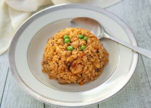 Dome-shaped Japanese Chicken Rice made using a rice bowl.
