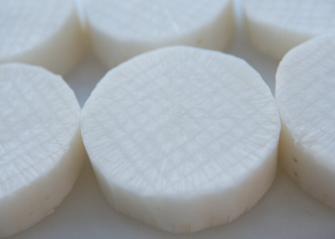 Daikon discs scored after mentori.